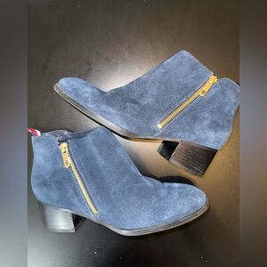 Tommy Hilfiger Ankle Boots Size 8 Dark Blue Suede Ruthee Side Zip leather EUC